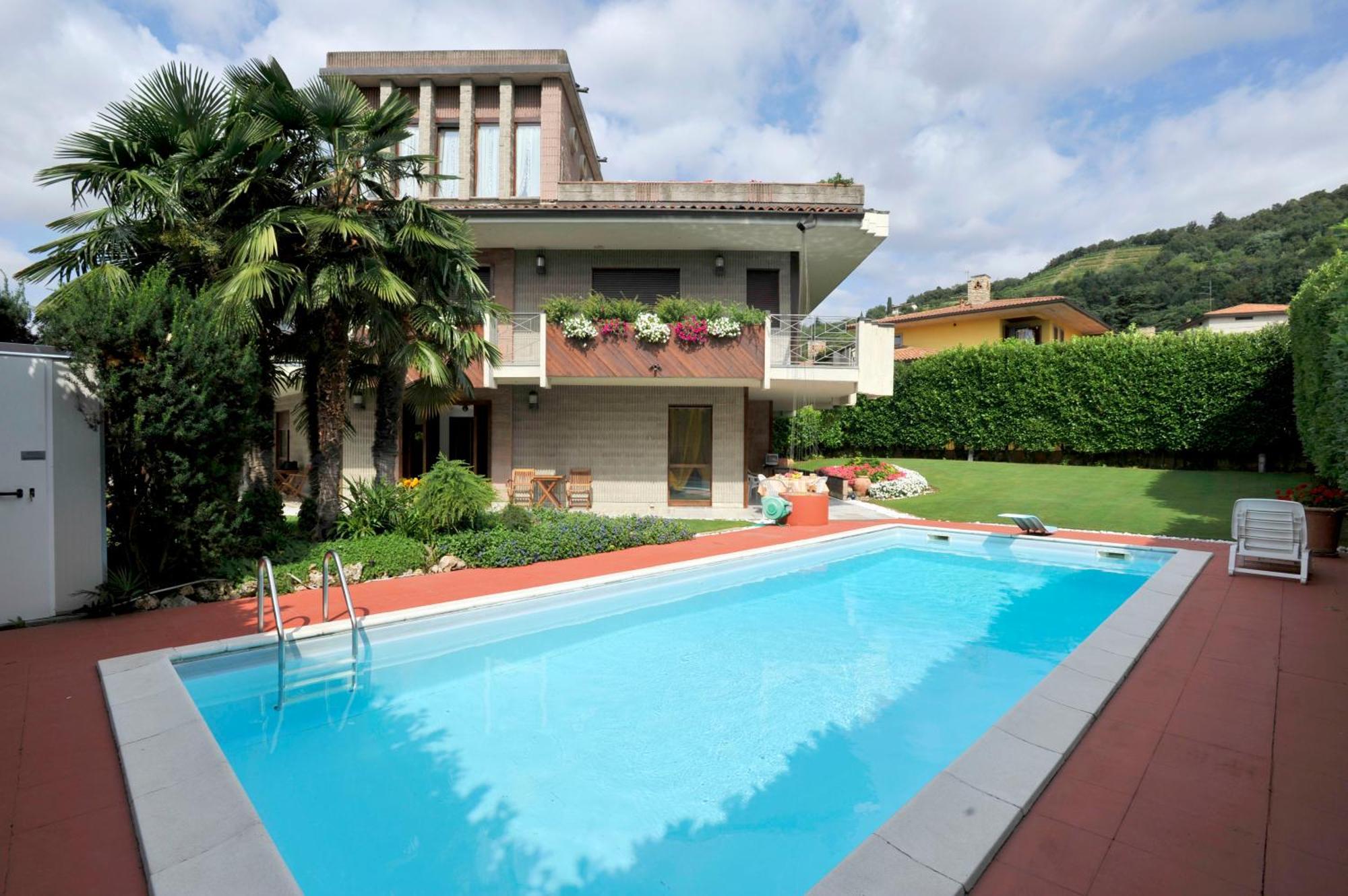 The Flower Garden Scanzorosciate Exterior photo