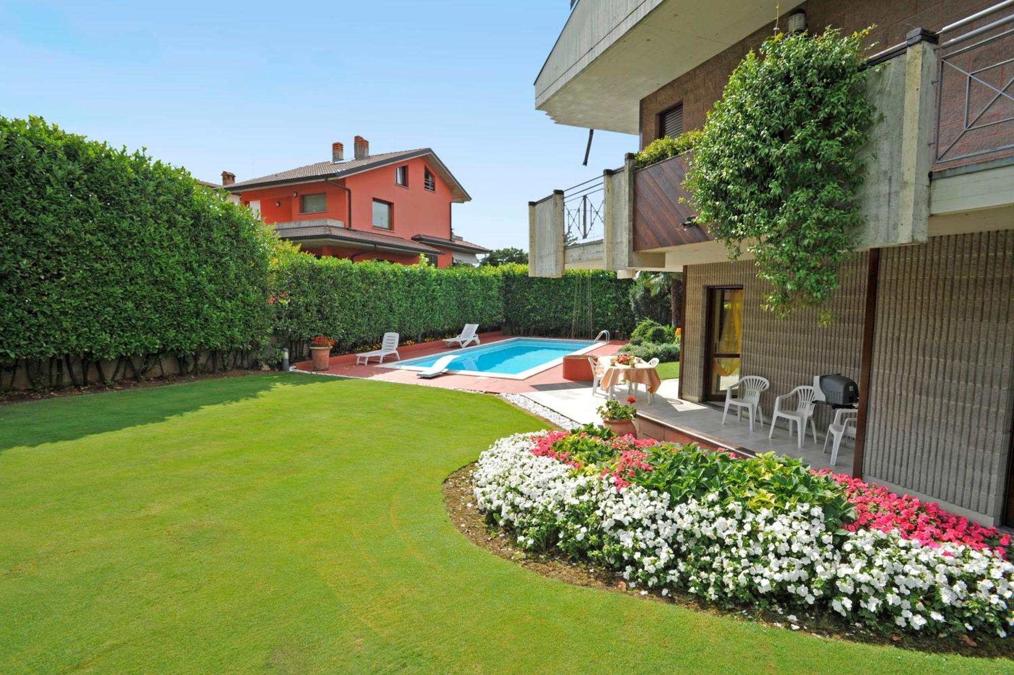 The Flower Garden Scanzorosciate Exterior photo