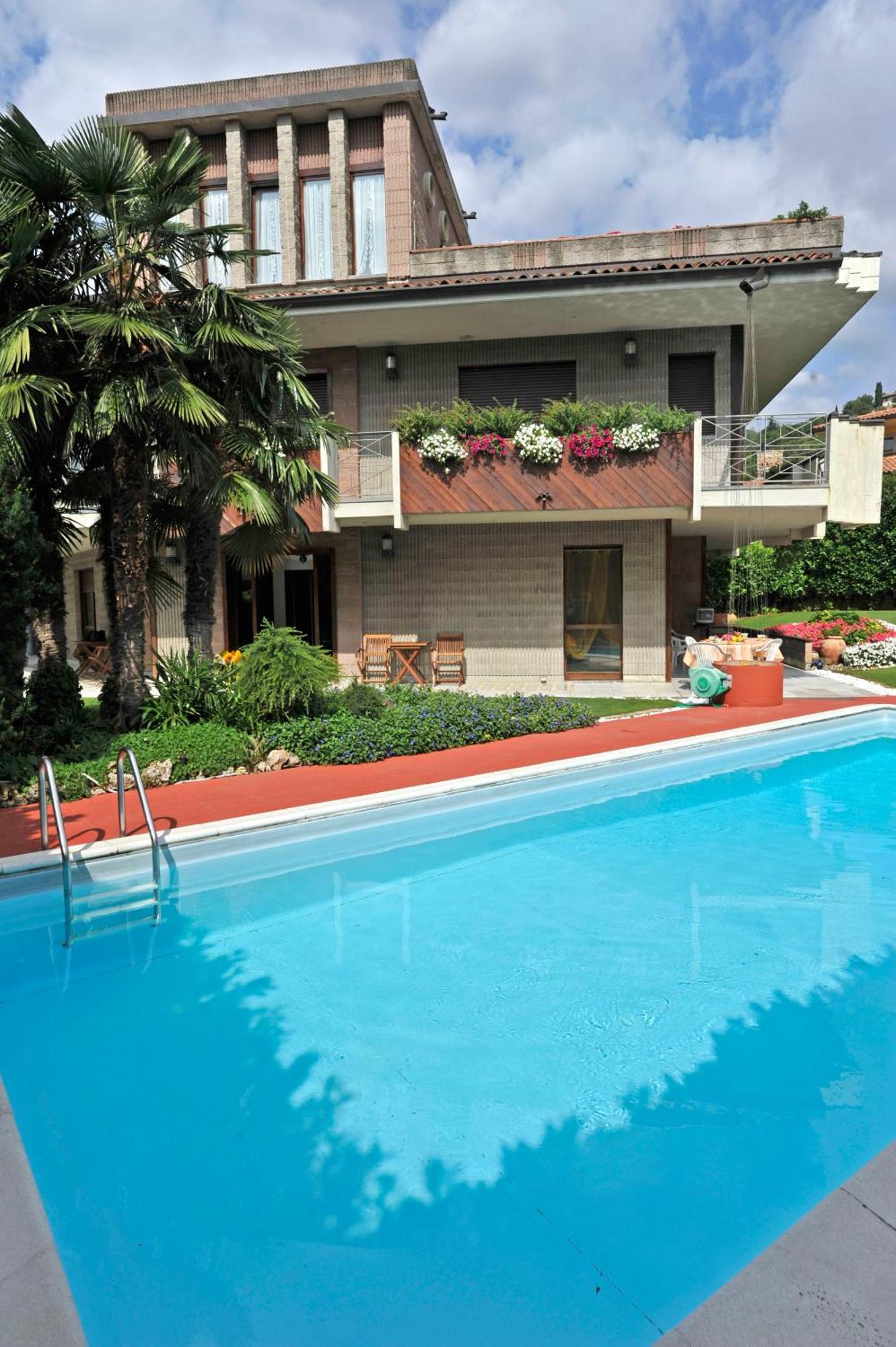 The Flower Garden Scanzorosciate Exterior photo